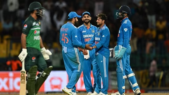 India vs Pakistan Highlights Asia Cup Super 4: Kuldeep rules with memorable five-for as IND steamroll PAK for huge win