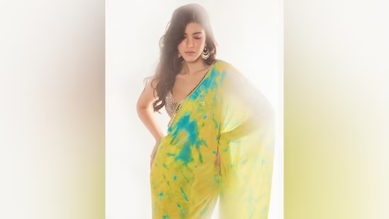 Shanaya Kapoor takes ‘look inspo’ from Alia Bhatt’s character Rani Chatterjee for her pics in a pretty chiffon saree