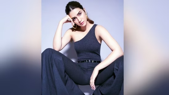 Kriti Sanon turns heads in a stunning bell bottom jumpsuit, serves retro chic vibes.